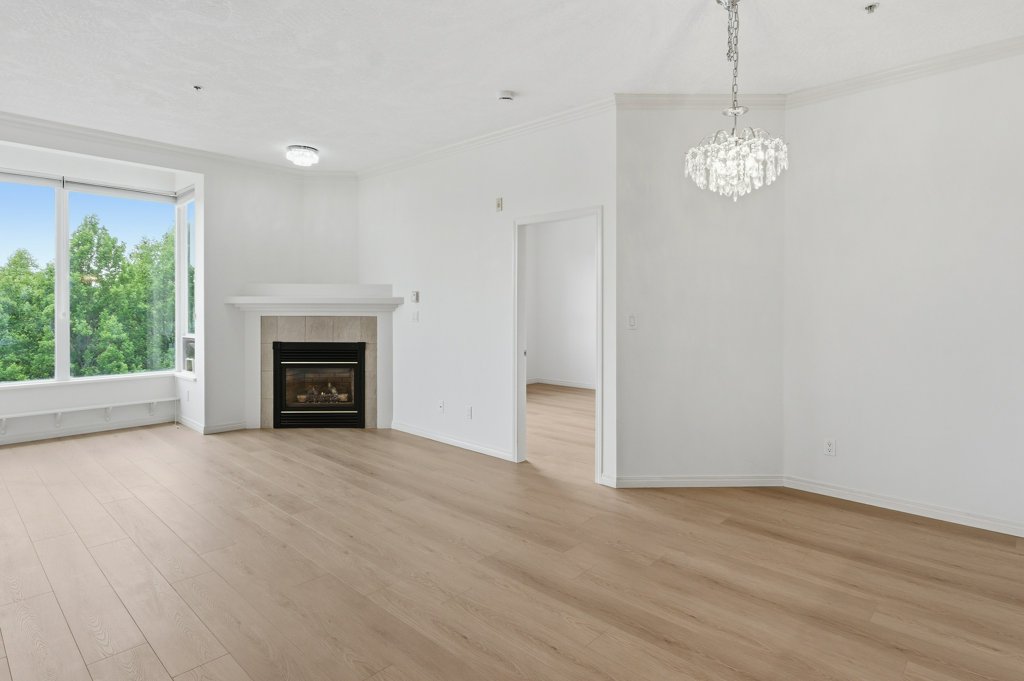 #409 – 380 Waterfront Crescent – photo 09