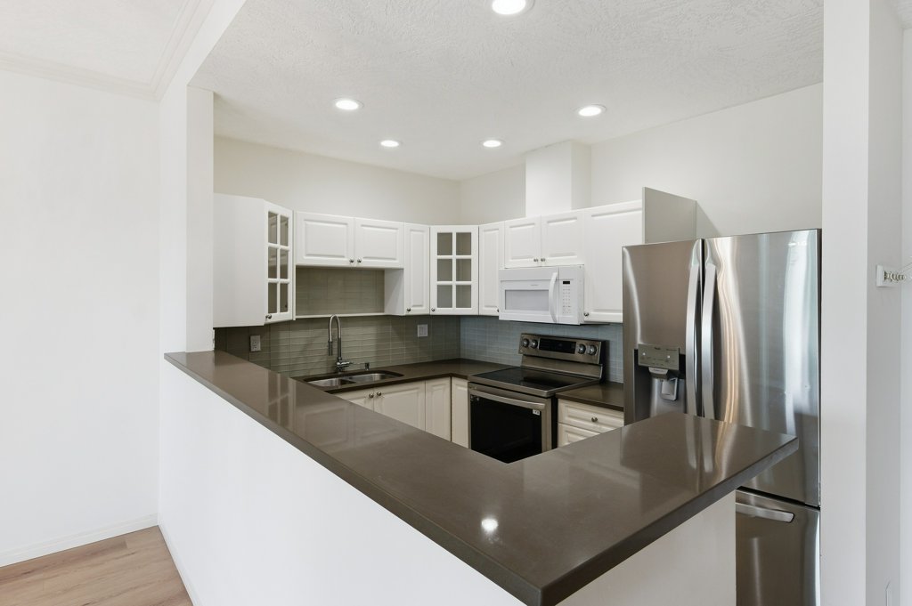 #409 – 380 Waterfront Crescent – photo 11