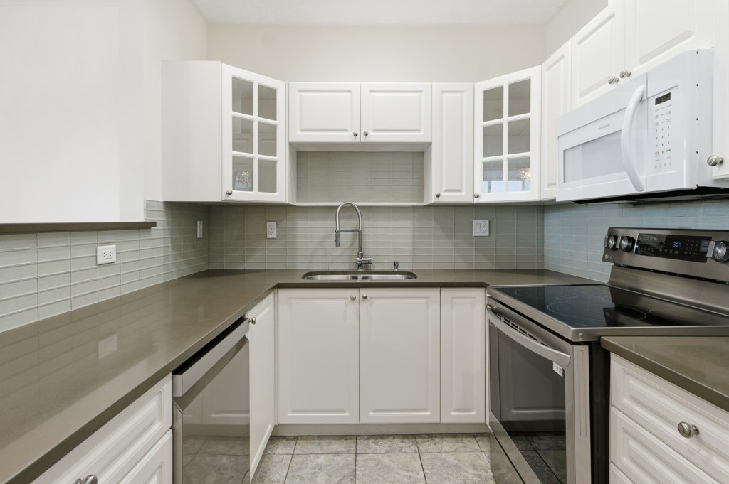 #409 – 380 Waterfront Crescent – photo 13