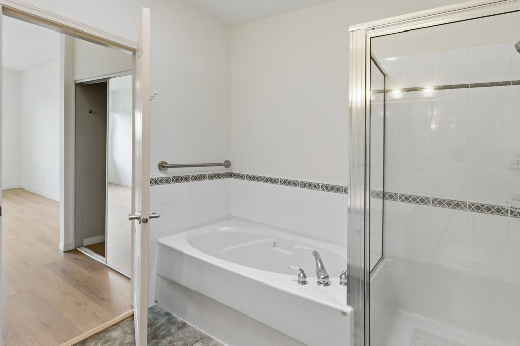 #409 – 380 Waterfront Crescent – photo 24