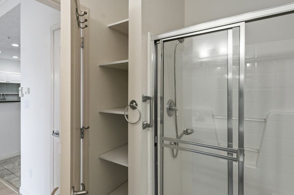 #409 – 380 Waterfront Crescent – photo 28