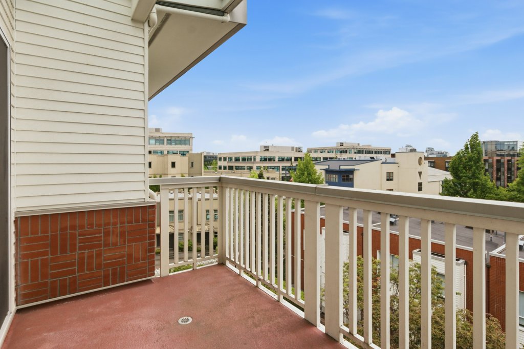 #409 – 380 Waterfront Crescent – photo 29
