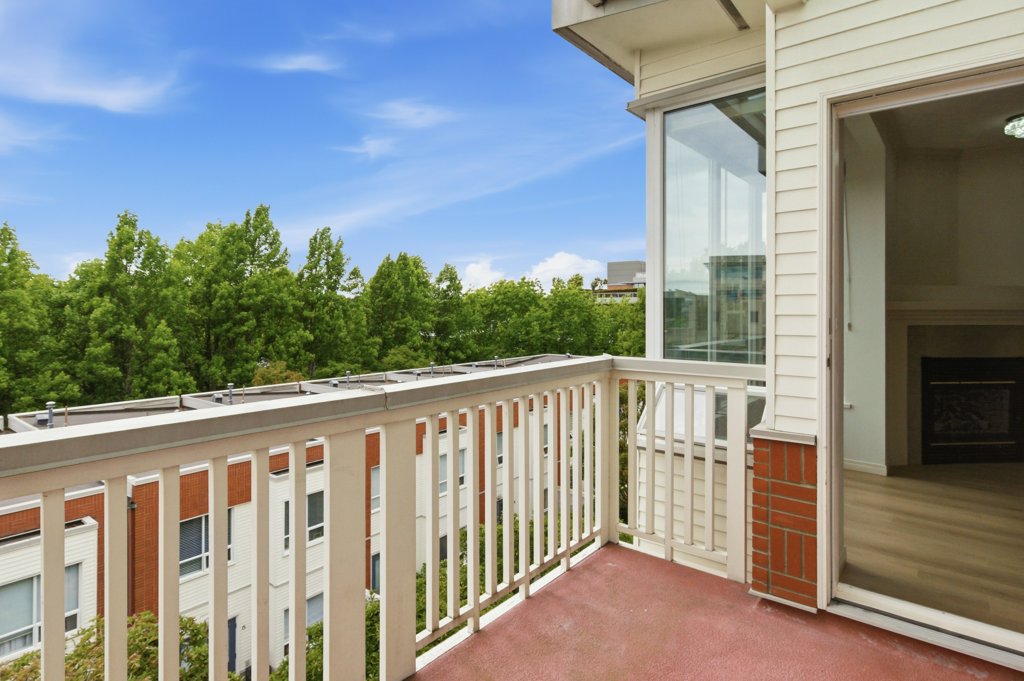 #409 – 380 Waterfront Crescent – photo 30