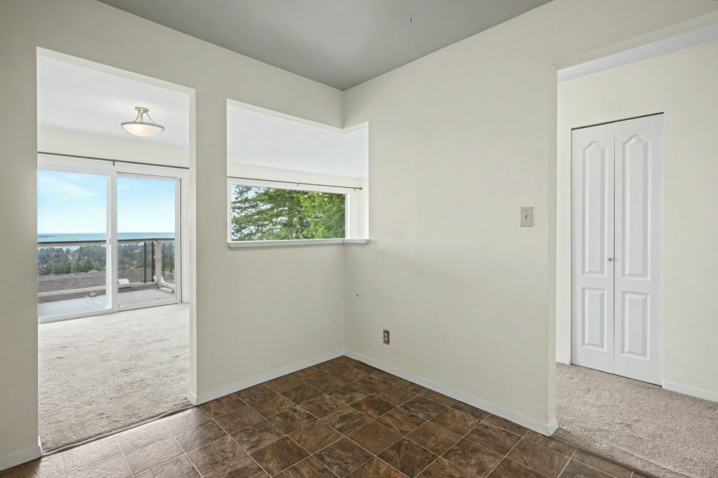 #A – 3370 Fulton Road – upper suite – photo 04
