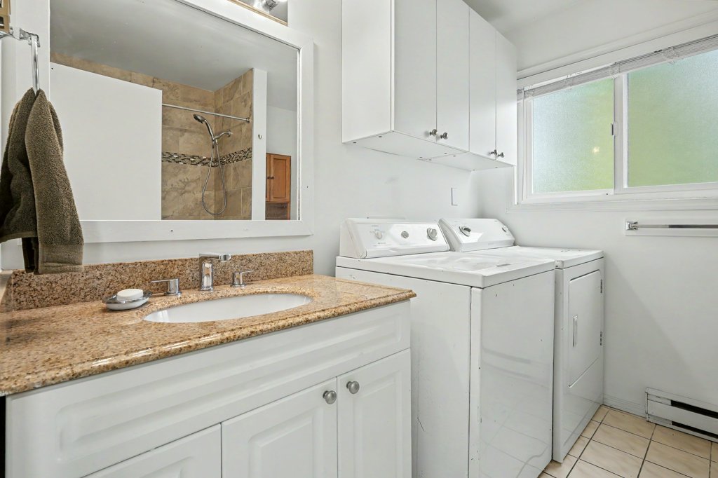 #A – 3370 Fulton Road – upper suite – photo 15