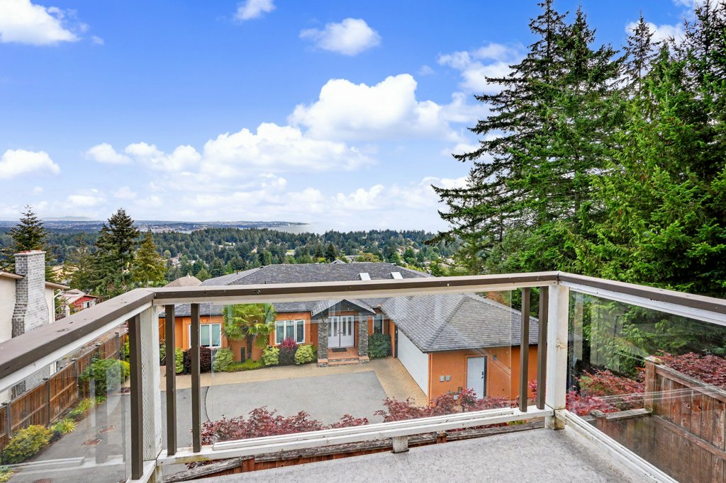 #A – 3370 Fulton Road – upper suite – photo 16