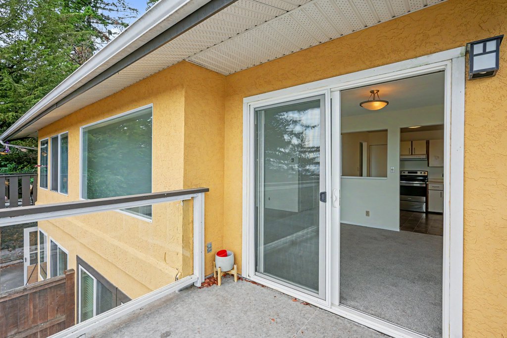 #A – 3370 Fulton Road – upper suite – photo 17